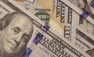 Доллар скатился с летнего Олимпа: курс на торгах в Казахстане 28 апреля достиг минимума 2024 года