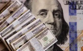 Курс доллара на торгах в Казахстане 7 апреля снизился почти на 5 тенге.