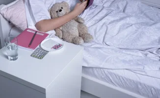 Мать ребёнка с онкодиагнозом в Астане заявила о нехватке жизненно важного препарата для своей дочери, перенёсшей злокачественное заболевание крови и костного мозга, что вызывает серьёзные опасения по поводу доступности необходимых лекарств для пациентов.