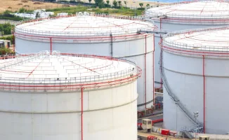 Рост цен на нефть Brent выше 115 долларов: как неопределенность в переговорах между США и Иран влияет на экономику и жизнь людей