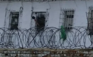 После трагической гибели осуждённого в казахстанской колонии, 12 сотрудников подверглись наказанию, а начальник учреждения был снят с должности