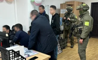 В Казахстане вынесен приговор Жанабыловым по делу о продаже персональных данных граждан, что поднимает вопросы о защите конфиденциальности в цифровую эпоху.