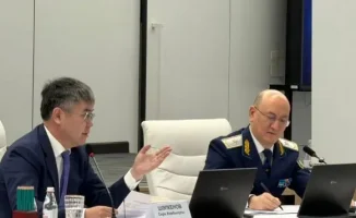 В Атырау журналистов вывели с открытого заседания по озеленению, что вызвало вопросы о прозрачности и доступности информации для общественности.