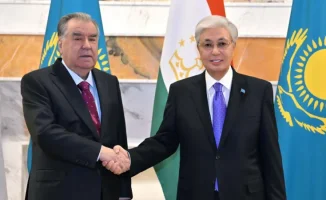 Касым-Жомарт Токаев и Эмомали Рахмон обсудили ключевые вопросы сотрудничества накануне саммита в Астане