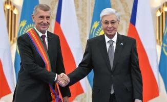 Токаев и Бабиш: Дружба, закованная в орден, сияет на дипломатическом небосводе
