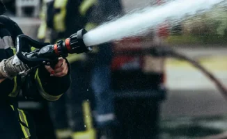 Пламя охватило пятиэтажный гигант: пожарные сражаются с огненной стихией в Астане