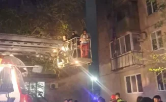 Атырау: 40 человек спасены из огня в пятиэтажном здании