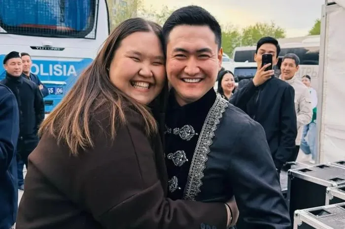 Торегали Тореали удивлён реакцией фанатки в Атырау: неожиданная встреча вызвала бурные эмоции Атырау