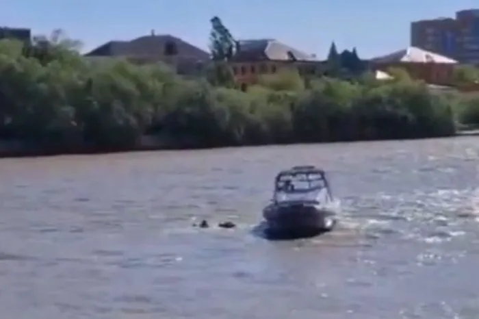 Сила единства: жители Атырау объединились, чтобы спасти девушку, прыгнувшую с моста в реку Атырау