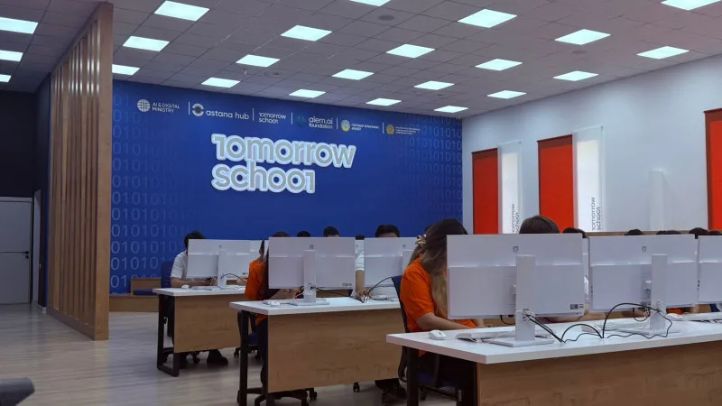 В Павлодаре открыта школа искусственного интеллекта Tomorrow School на базе Торайгыров университета. Открытие прошло в формате телемоста, что позволило участникам из разных регионов присоединиться к событию. Атырау