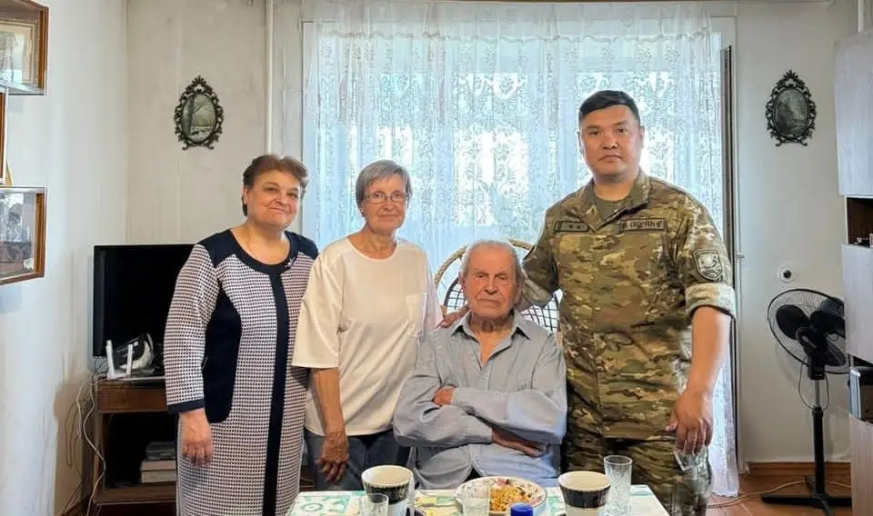 Петропавловск: поздравление ветерана с 93-летием Атырау