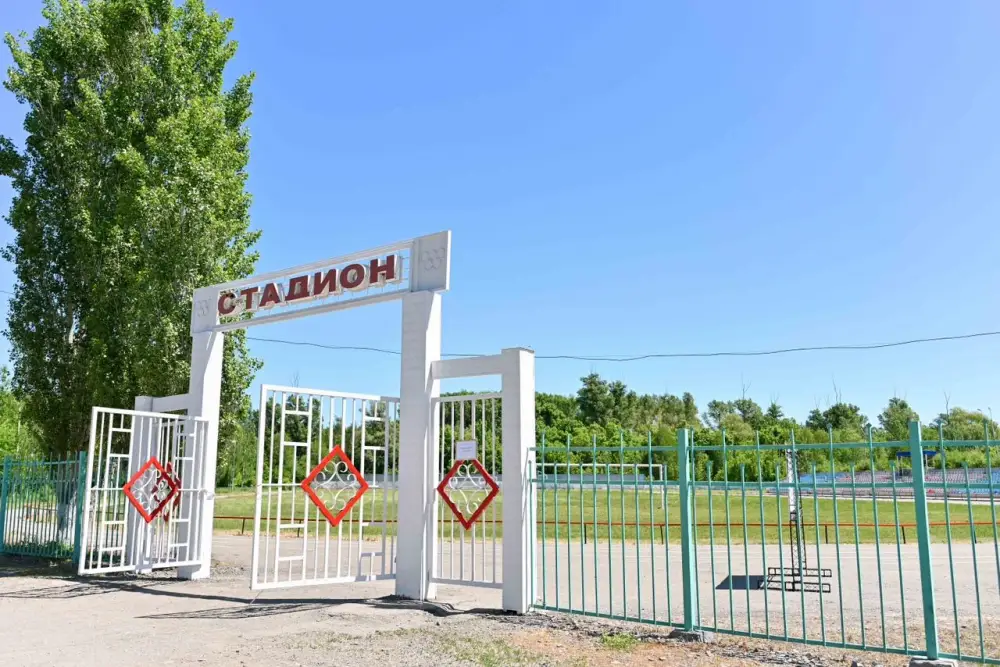Аким области ознакомился с проектами реконструкции стадиона и обновления водопроводных сетей в Урджарском районе Атырау