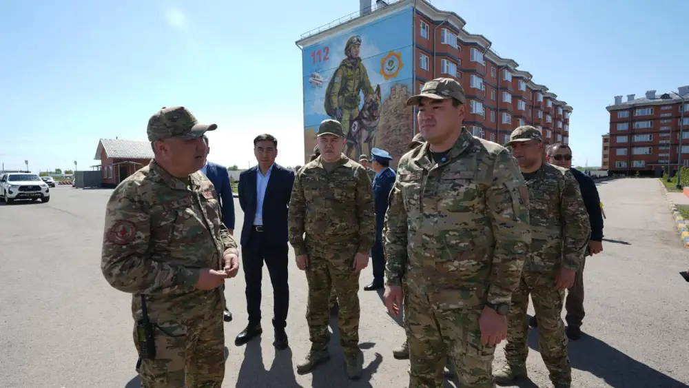 В Акколе улучшают условия для семей военнослужащих МЧС (2)