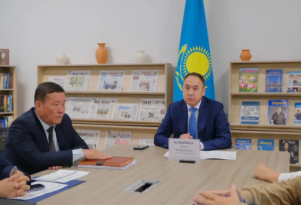 Жители Туркестанской области обсудили с заместителем акима вопросы легализации земель Атырау
