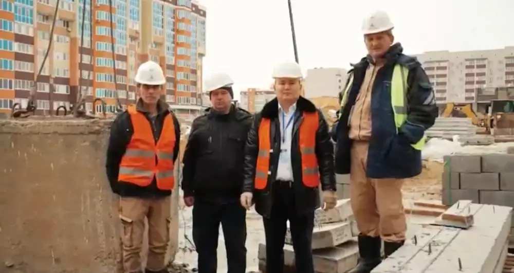 Освидетельствование кранов на стройке в городе Атырау