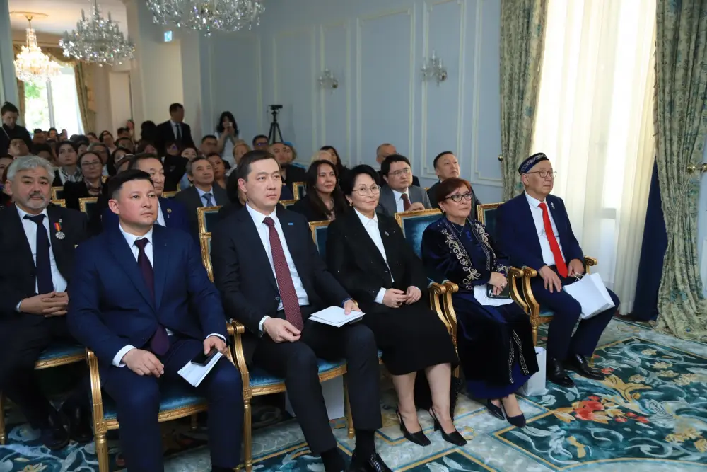 Казахи Европы встретились в Париже Атырау