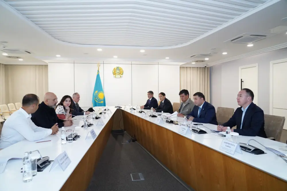 Кошеров обсудил строительство больницы в Туркестане Атырау
