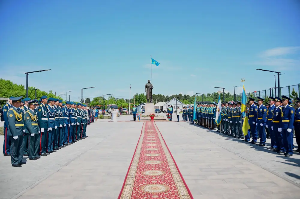 Астана чествует героя Сагадата Нурмагаметова Атырау