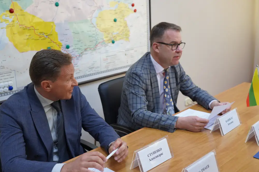 Казахстан и Литва обсудили развитие сотрудничества в сфере международных автомобильных перевозок (2)