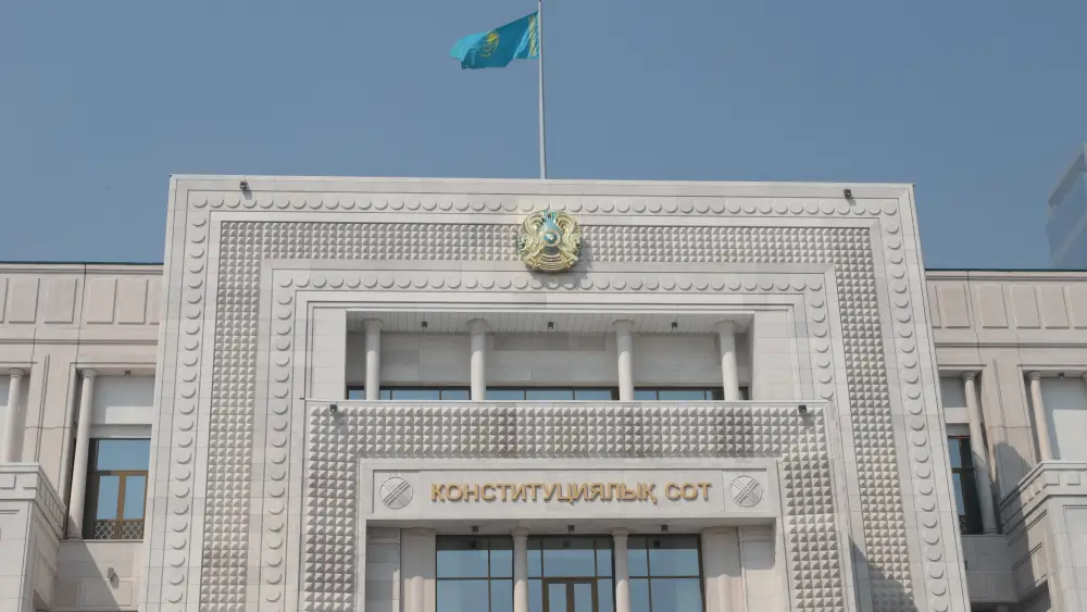 Обсуждение расходов на деятельность частного судебного исполнителя в контексте общения родителей с детьми в Казахстане Атырау