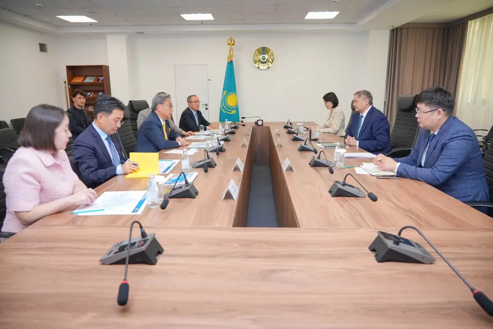 Масштабные реформы высшего образования Казахстана встреча Саясата Нурбека и профессора KAIST Пак Чжина Атырау