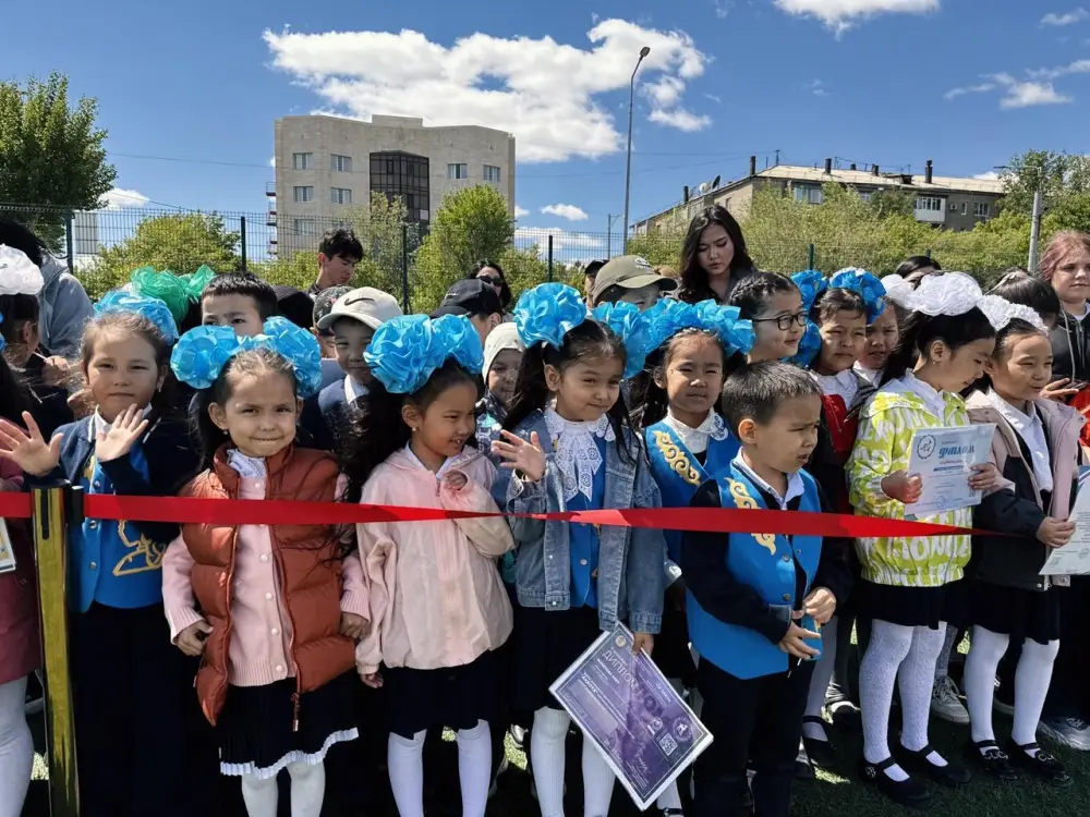 «Жұлдыздар шеруі-2026»: Celebrating Exceptional Students in the Capital's School Атырау