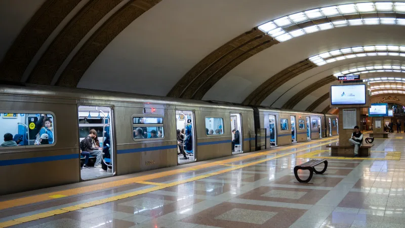 Сенатор Казахстана требует международной проверки системы метро Алматы после инцидента с задымлением Атырау