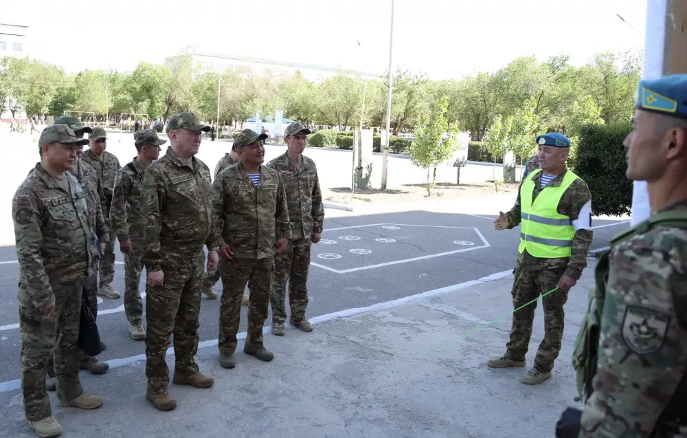 На коллегии Минобороны обсудили боевую готовность войск и их технологическое переоснащение (10)
