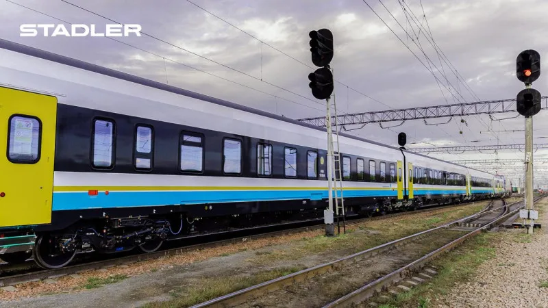 Сауранбаев прокомментировал, что новые вагоны Stadler улучшат комфорт поездок, но не ускорят путешествия между Алматы и Астаной, подчеркивая, что для быстрого перемещения лучше использовать самолеты. Атырау