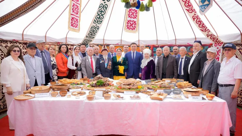 Шымкент: Мясо, баурсаки и единство на фестивале 'Бірлік дастарханы' Атырау