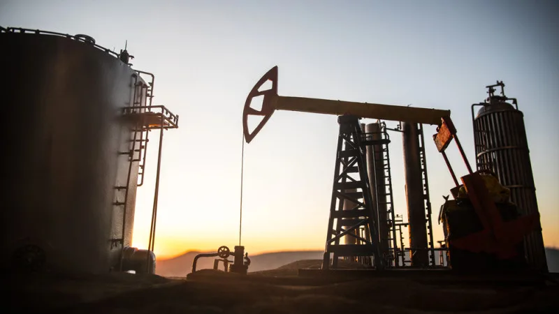 Рынок нефти остается стабильным на фоне заявлений Трампа о завершении конфликта с Ираном, что указывает на отсутствие значительных изменений в глобальном спросе и предложении. Атырау