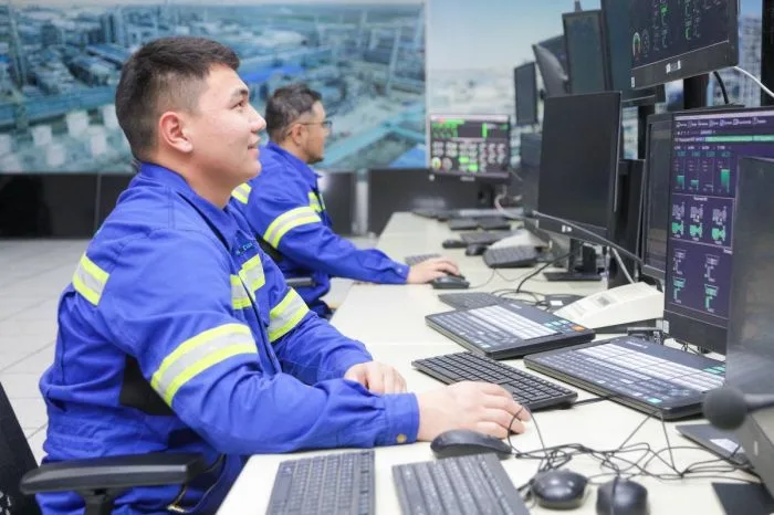 КазМунайГаз внедряет ИИ для повышения надежности работы НПЗ и защиты рабочих мест Атырау