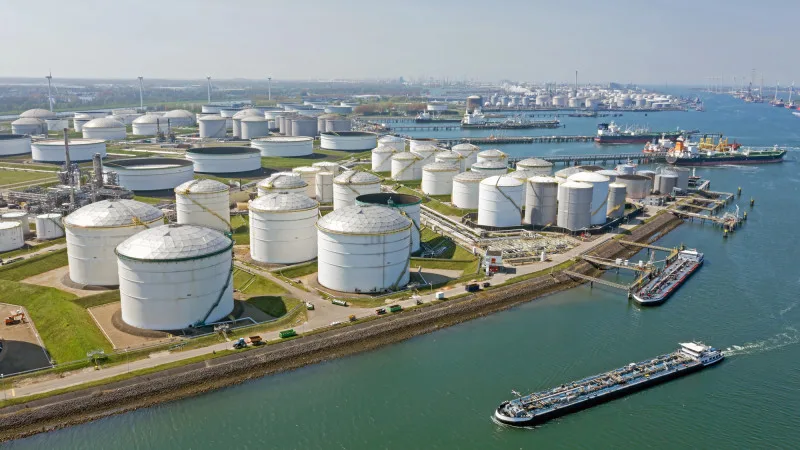 Мировые цены на нефть резко упали: Brent ниже 103 долларов на фоне ожиданий мирного соглашения между США и Ираном Атырау