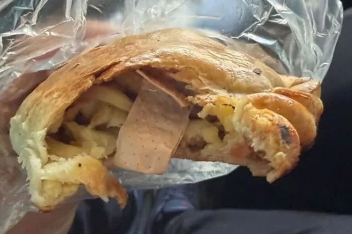 Самса в Атырау: вкусно, но с лейкопластырем на гарнир! Атырау