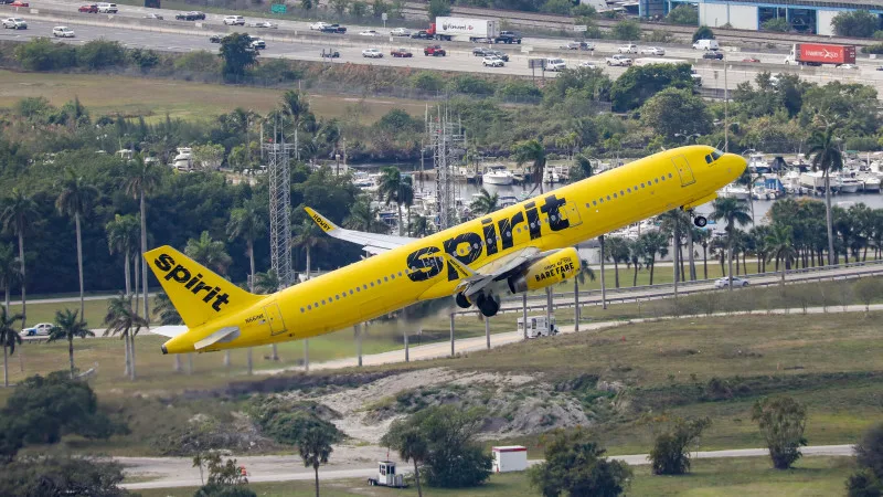 Spirit Airlines: Конец эры бюджетных перелетов в нашем городе Атырау