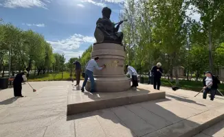 Очистка памятников в Астане: шаг к формированию экологической ответственности граждан