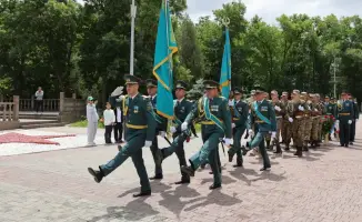 В Таразе новобранцы торжественно приняли военную присягу