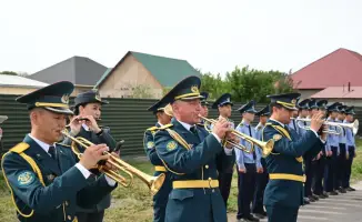 Бейбит Исабаев поздравил ветерана Жетісу с Днем Победы