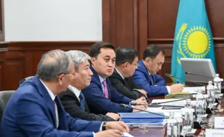 Обсуждение социальных инвестиций: контроль за выполнением проектов в сфере здравоохранения и культуры