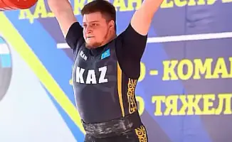 Артём Антропов из Караганды установил три рекорда на чемпионате Казахстана по тяжёлой атлетике