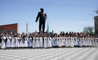 Выпускники области Абай завершили учебный год с высокими амбициями и стремлением к успеху