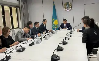 Куандык Кажкенов провел встречу с гражданами по вопросам строительства