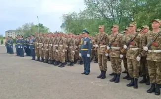 Служба в армии: молодые новобранцы принимают присягу в ВКО, демонстрируя преданность Родине