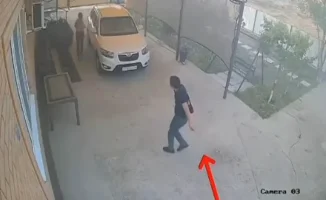 Атырау: Полицейский вытащил мужчину из огня на служебном пути