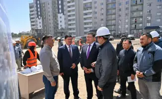 Строительство жилья в Карагайлы: местный аким контролирует процесс для будущих новоселов