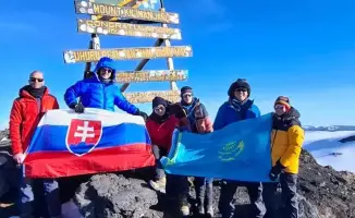 Восхождение актюбинского журналиста на Килиманджаро: символ единства и памяти для родного города