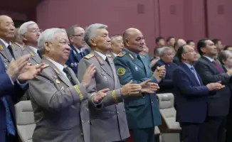 Едиль Уразов: юбилей ветерана в центре города