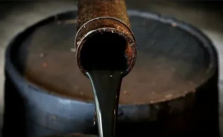 Мировые запасы нефти снизились на рекордные 200 миллионов баррелей, что может привести к значительному росту цен на топливо. Эксперты предупреждают о возможных последствиях для экономики и потребителей. В условиях растущего спроса и ограниченных запасов н