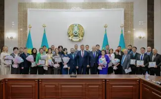 Торжественное вручение государственных наград жителям региона: признание заслуг и активной гражданской позиции
