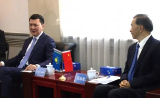Ерлан Карин обсудил сотрудничество в области медиа с главой китайской медиакорпорации